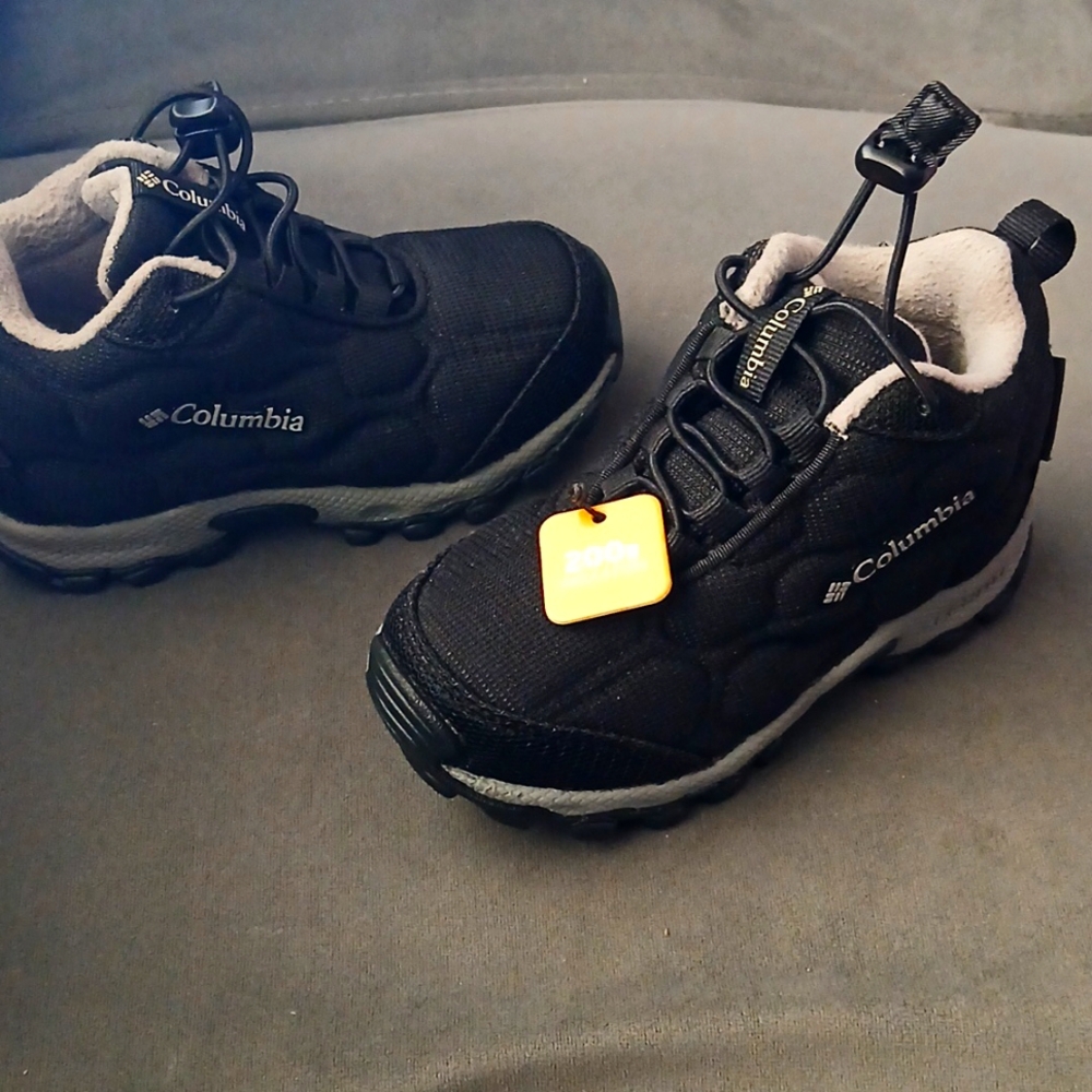 Columbia toddler hiking boots size9 new
